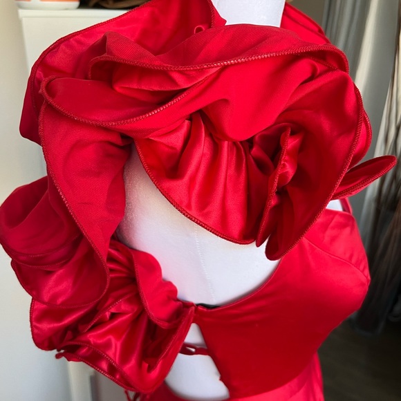 NWT. B Darlin's gorgeous satin red gown with pockets - Picture 12 of 15